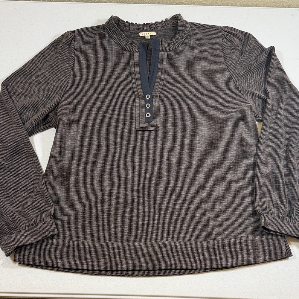 JODIFL Gray Ribbed Henley with Ruffle Collar